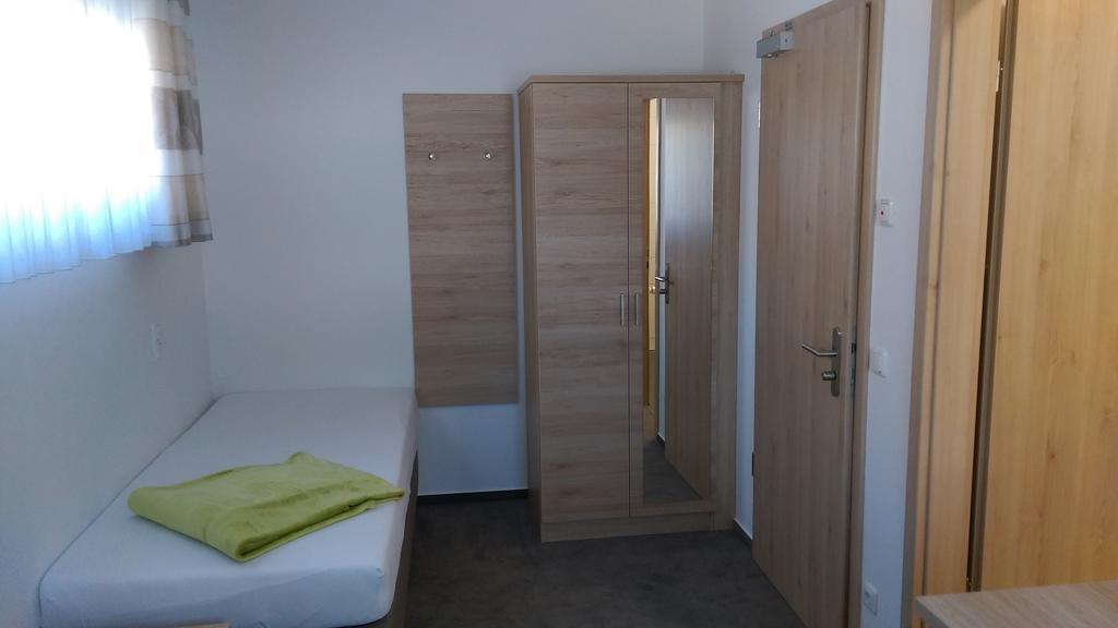 Gasthaus Pension Rezatgrund Windsbach Dış mekan fotoğraf