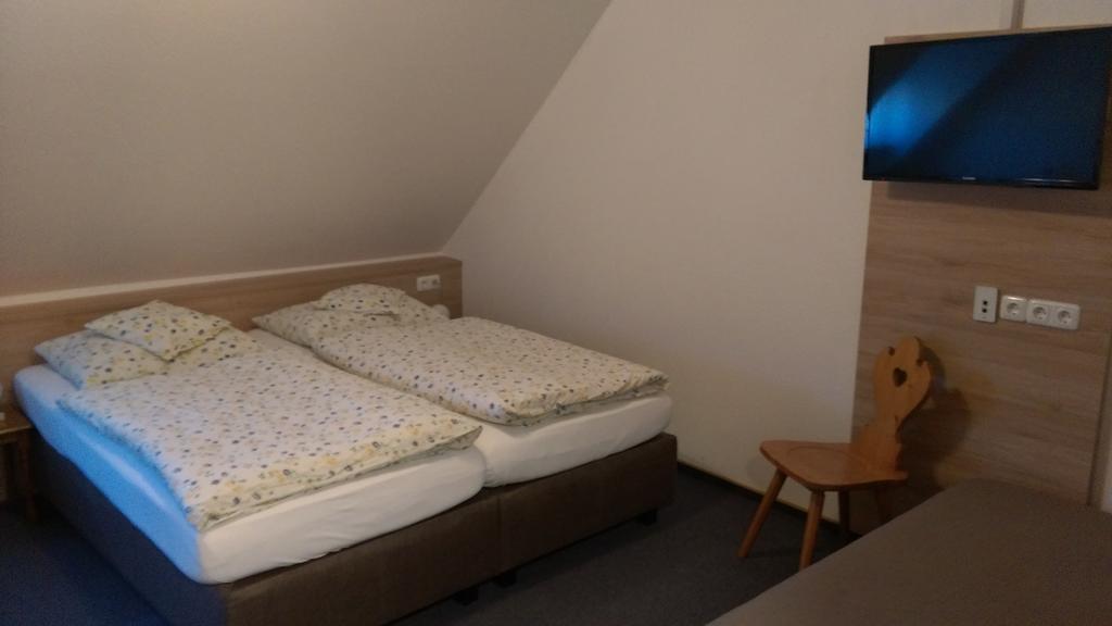 Gasthaus Pension Rezatgrund Windsbach Dış mekan fotoğraf