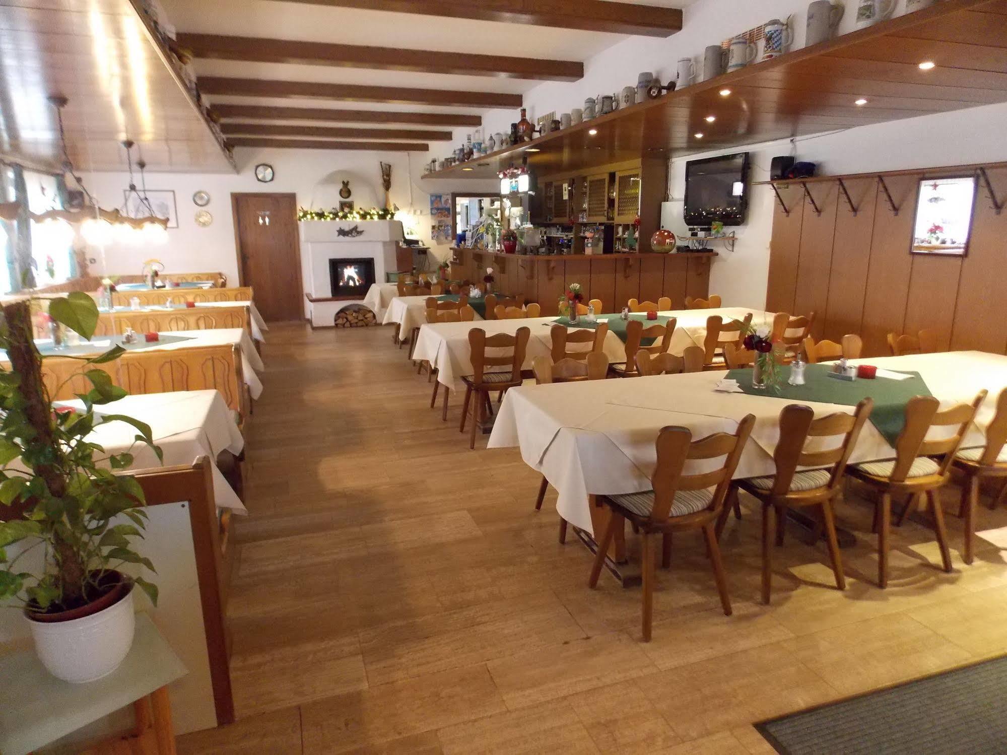 Gasthaus Pension Rezatgrund Windsbach Dış mekan fotoğraf
