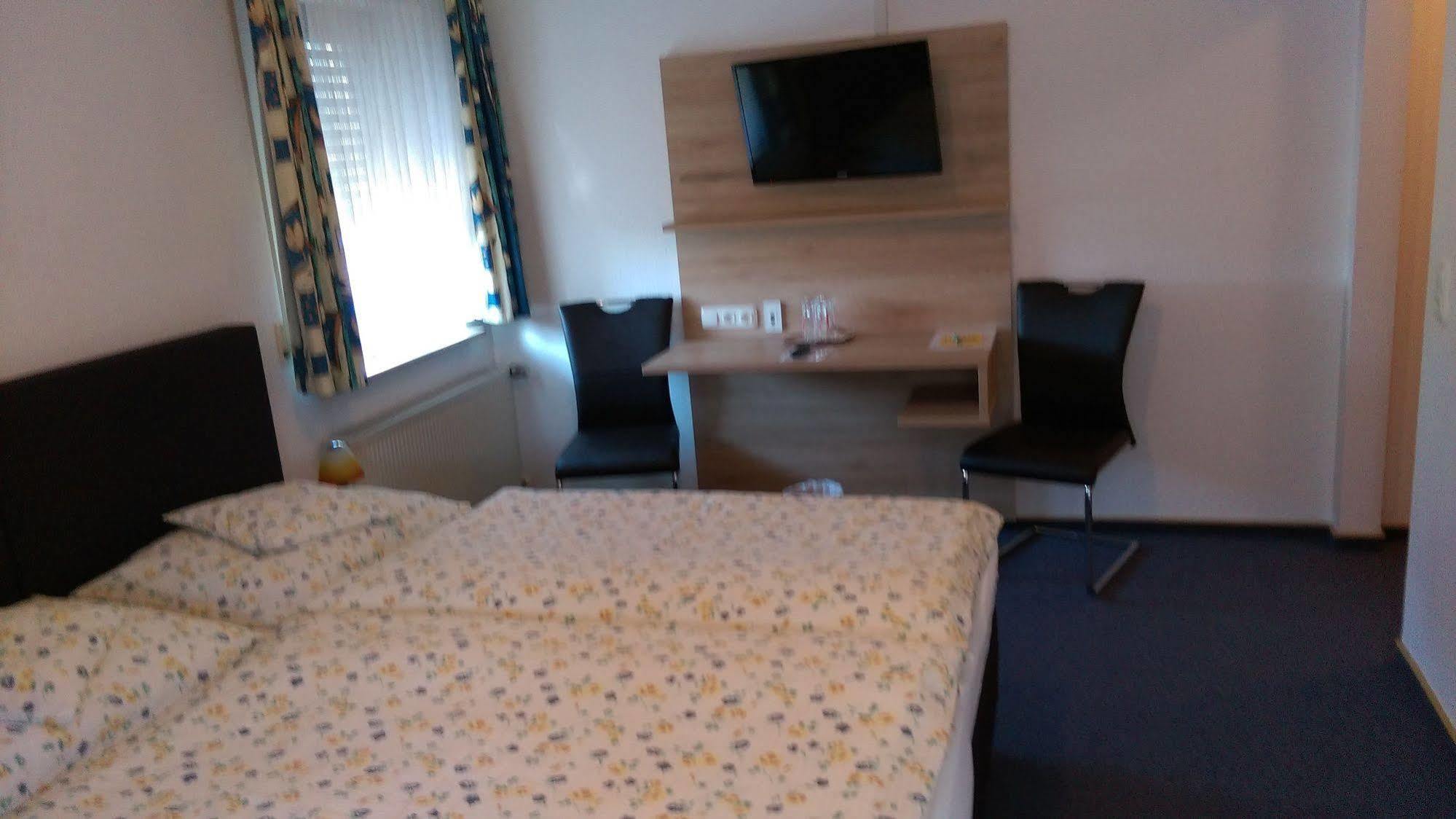 Gasthaus Pension Rezatgrund Windsbach Dış mekan fotoğraf
