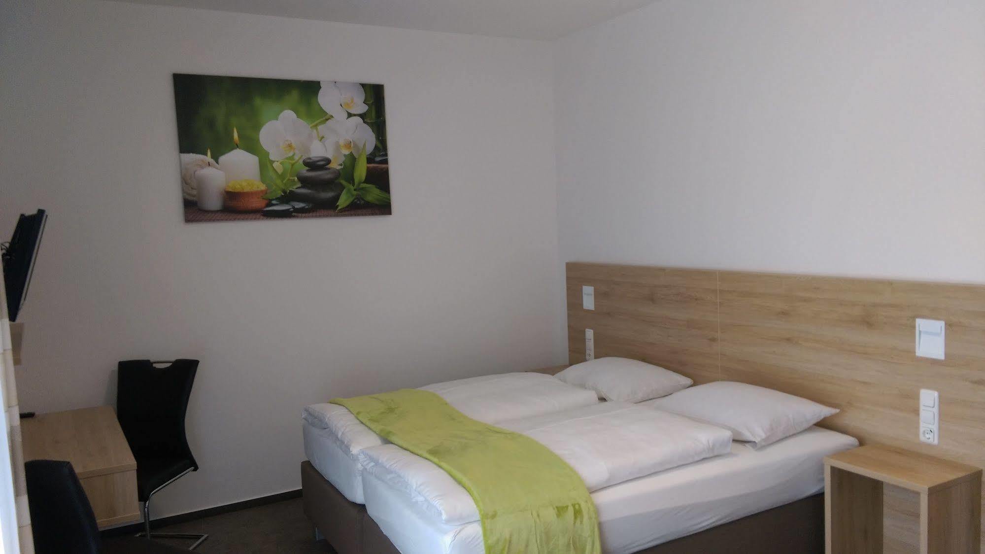 Gasthaus Pension Rezatgrund Windsbach Dış mekan fotoğraf