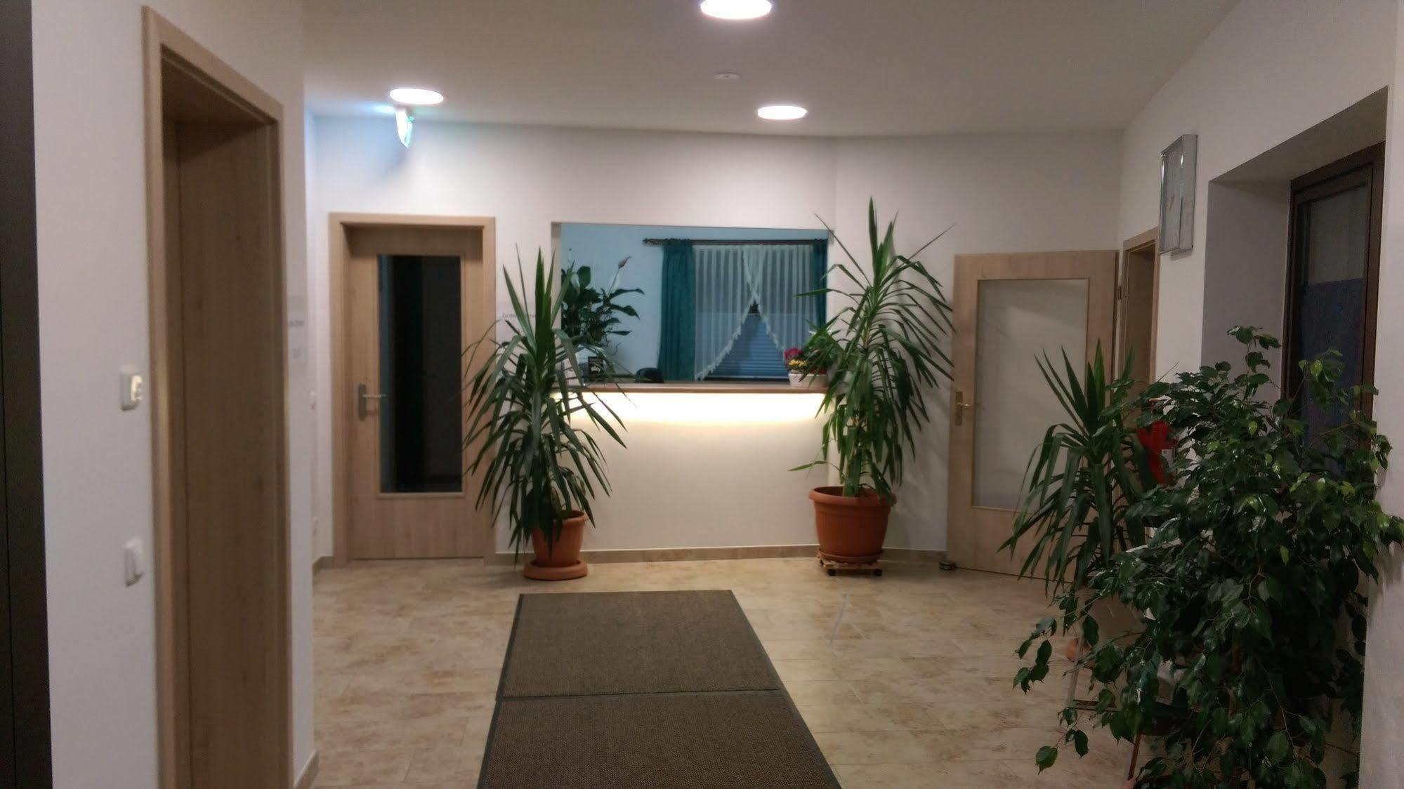 Gasthaus Pension Rezatgrund Windsbach Dış mekan fotoğraf