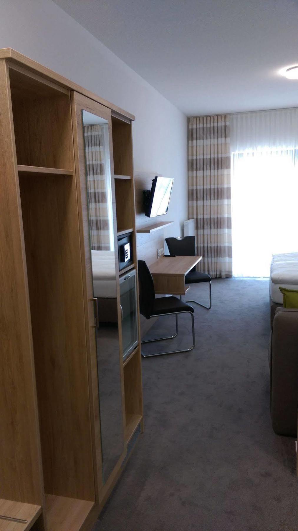 Gasthaus Pension Rezatgrund Windsbach Dış mekan fotoğraf