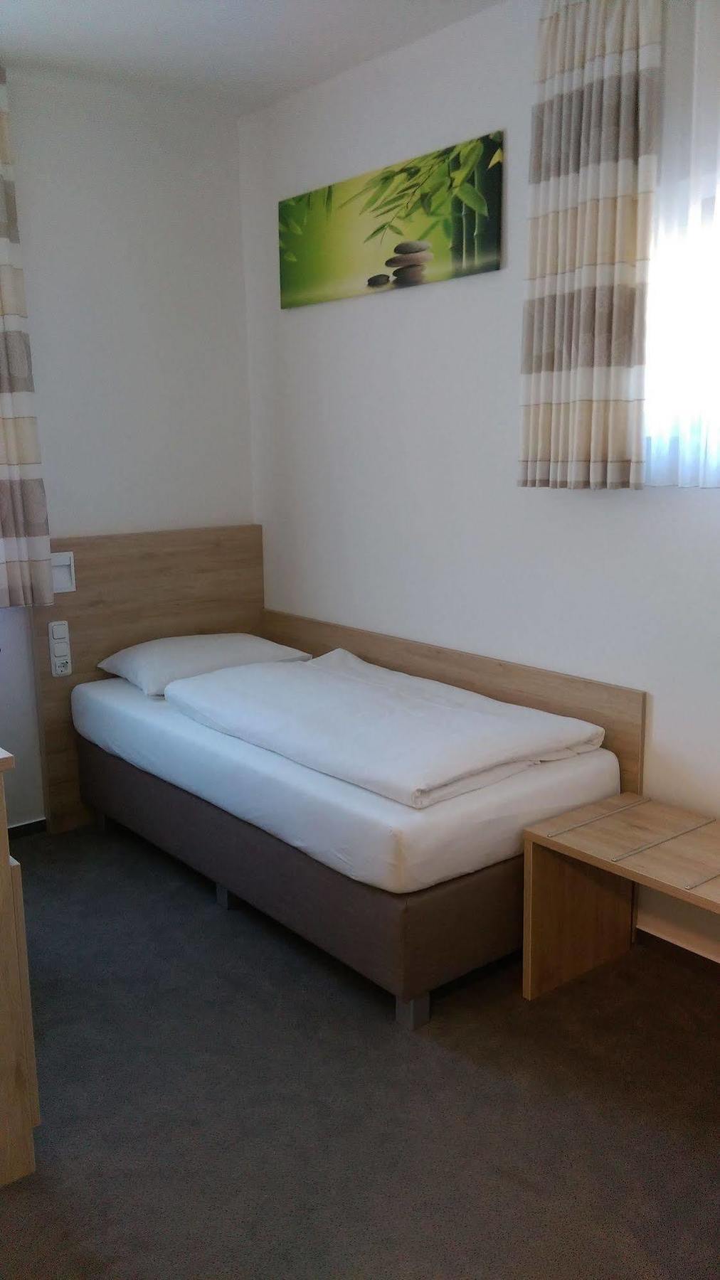 Gasthaus Pension Rezatgrund Windsbach Dış mekan fotoğraf