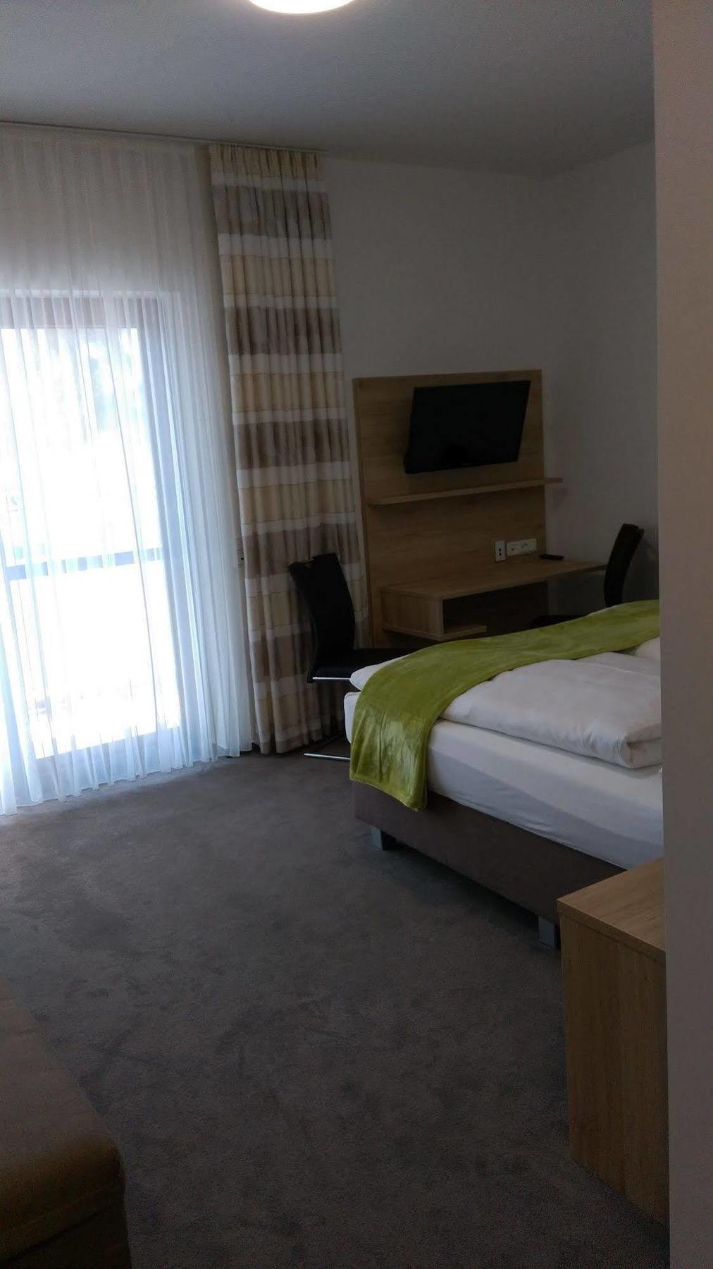 Gasthaus Pension Rezatgrund Windsbach Dış mekan fotoğraf