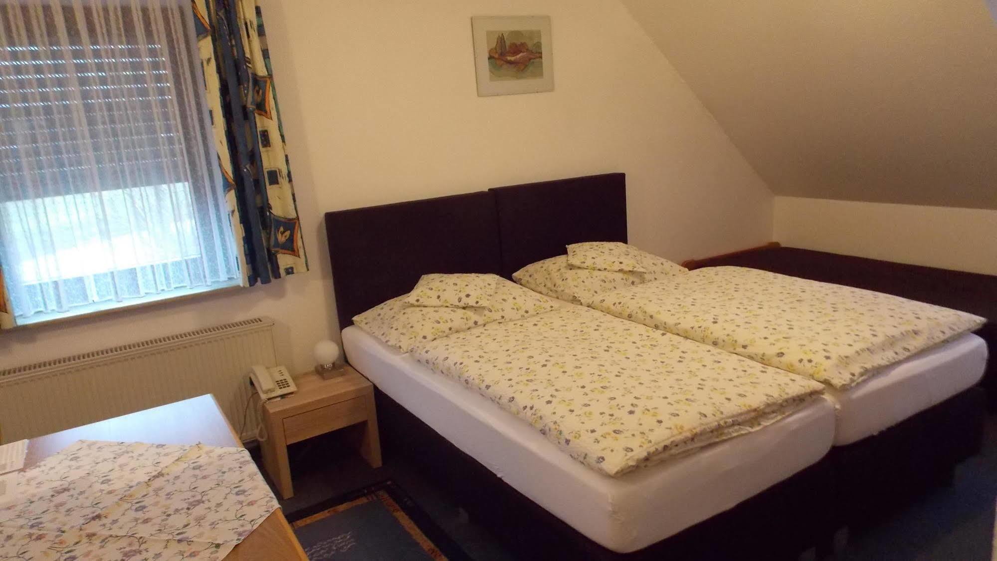 Gasthaus Pension Rezatgrund Windsbach Dış mekan fotoğraf