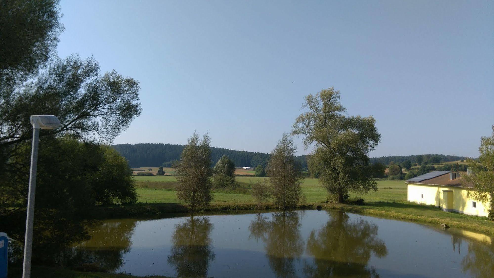Gasthaus Pension Rezatgrund Windsbach Dış mekan fotoğraf