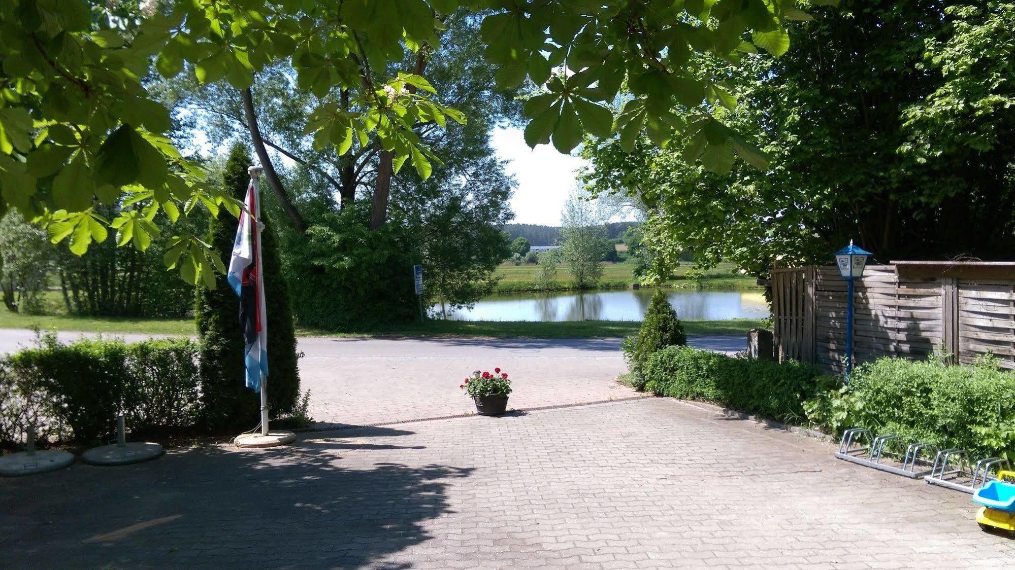 Gasthaus Pension Rezatgrund Windsbach Dış mekan fotoğraf